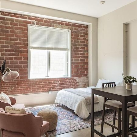 Beautiful Studio Downtown With Rooftop And Gym デモイン エクステリア 写真