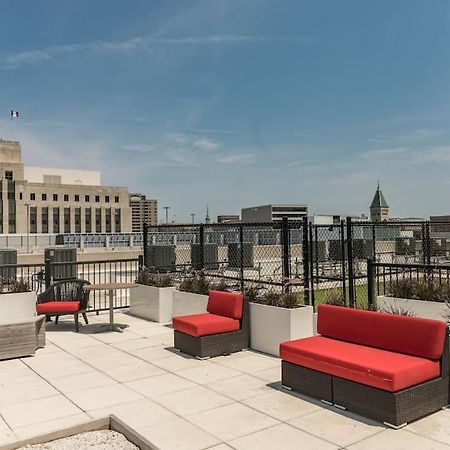 Beautiful Studio Downtown With Rooftop And Gym デモイン エクステリア 写真