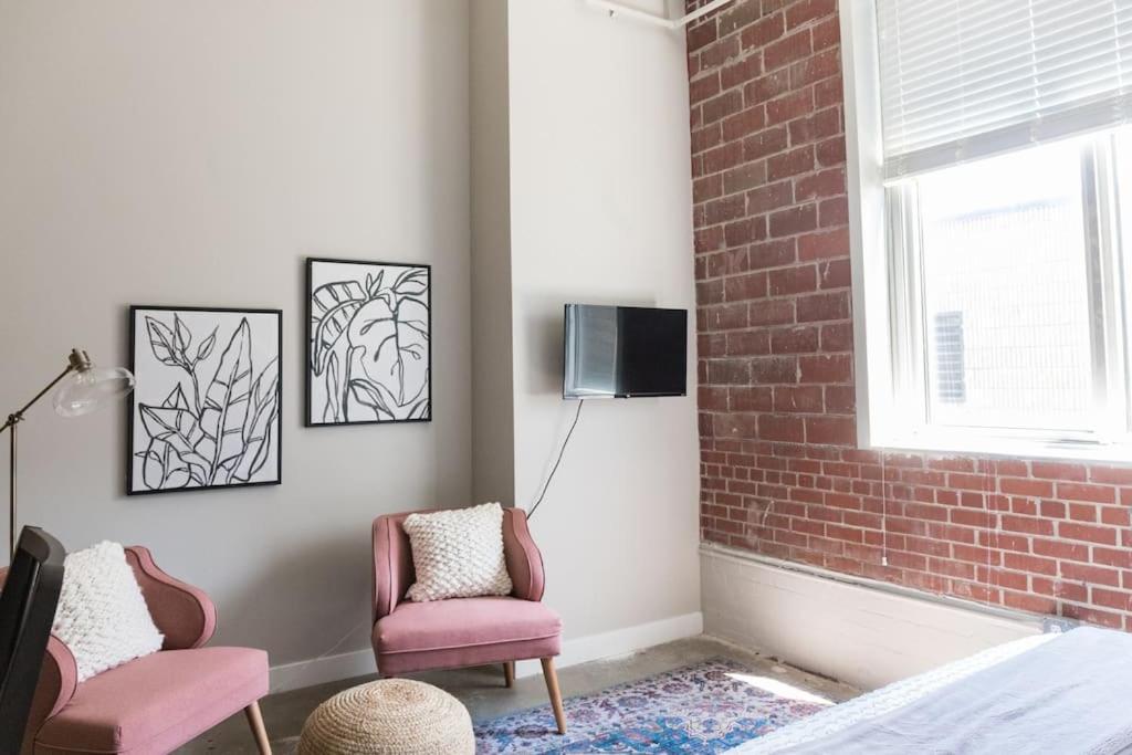 Beautiful Studio Downtown With Rooftop And Gym デモイン エクステリア 写真
